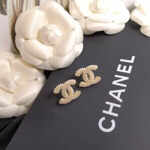 ✨✨✨Chanel fashion earrings💯